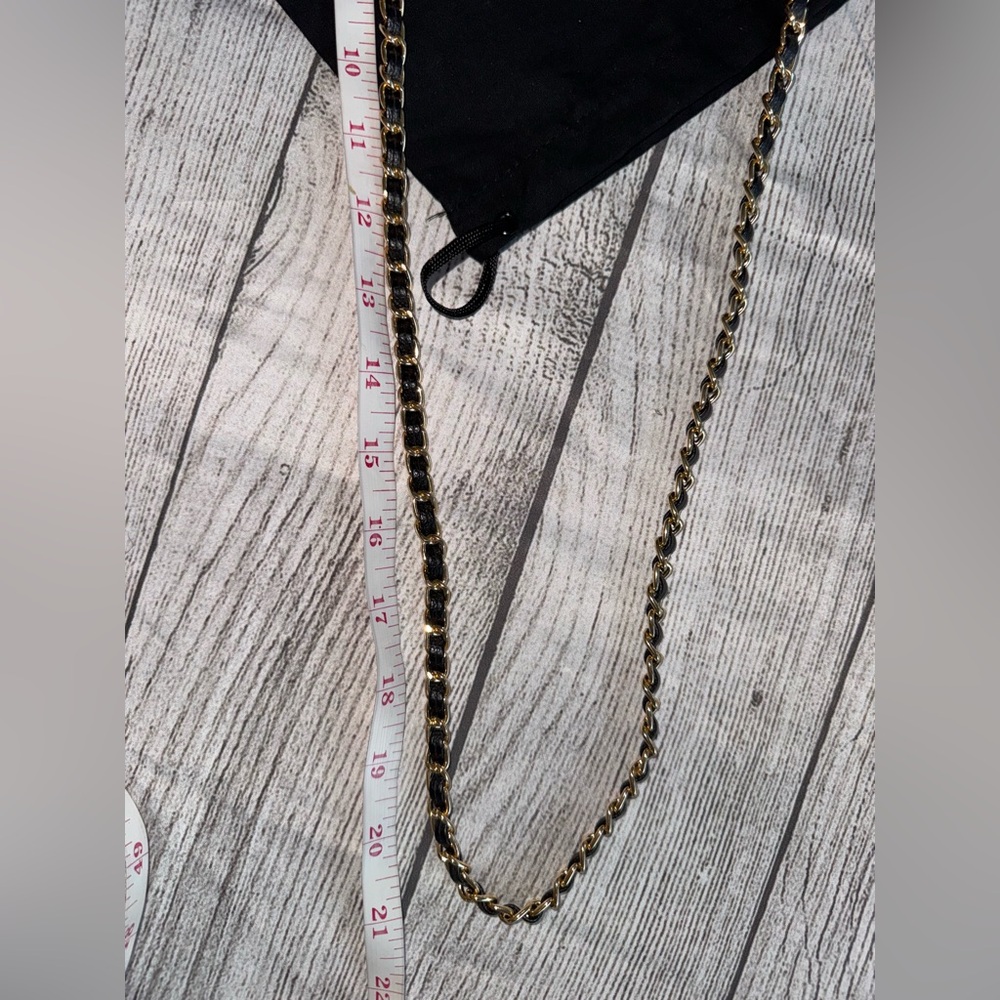 Chanel Makeup Bag crossbody purse chain CC black charm - Picture 8 of 9